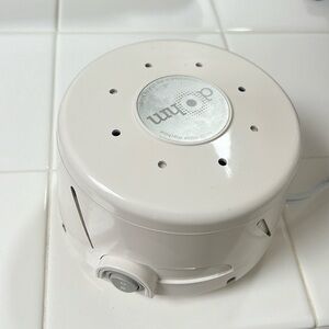 Dohm sound machine model M1DSUSWH